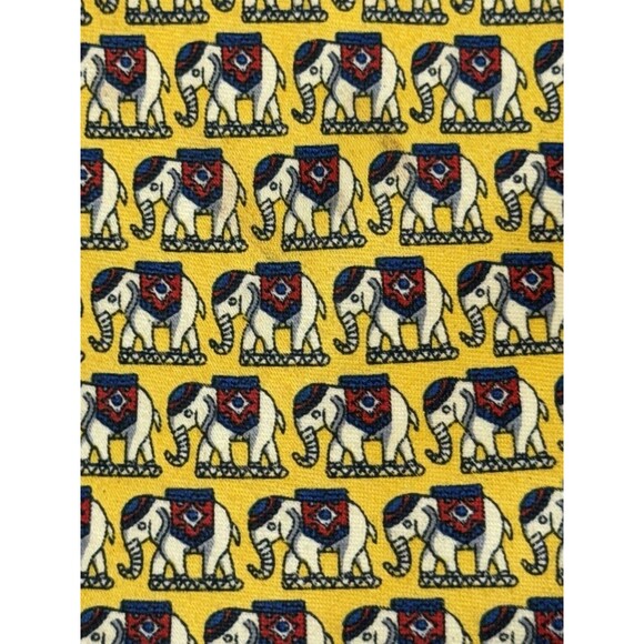 Vintage Giorgio Armani Yellow Elephant Print 100% Silk Handmade Neck Tie - Picture 3 of 8